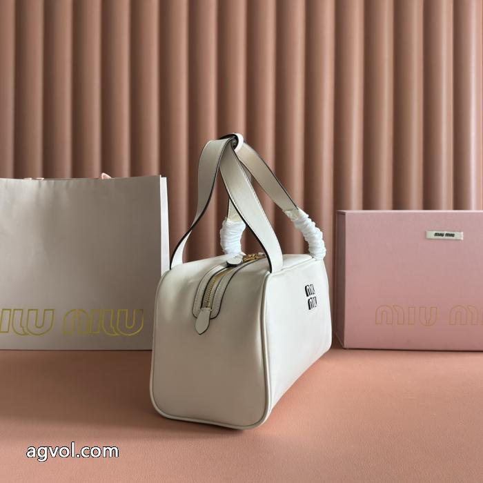 バッグ完売前に 海外大人気 定番人気MIUMIUコピー ブランド 優良._0_2