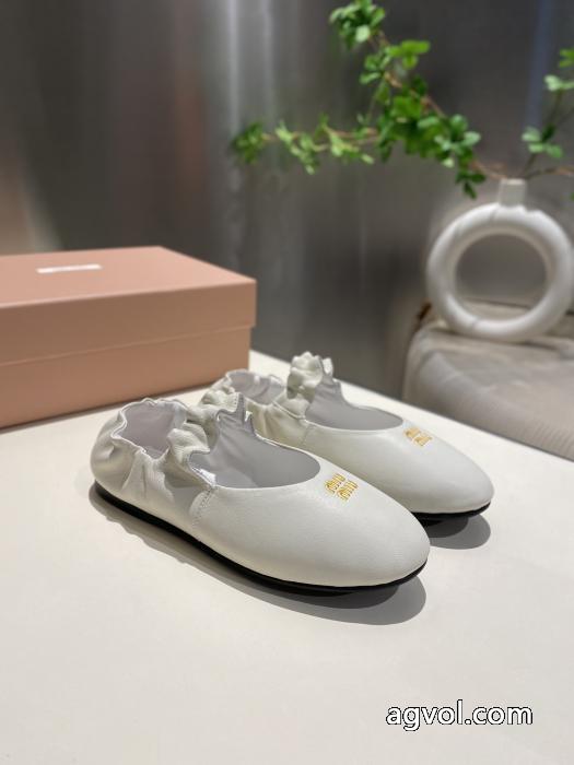 人気話題 セレブ風  圧倒的人気新着スニーカースーパー ブランド コピーMIUMIU._0_1