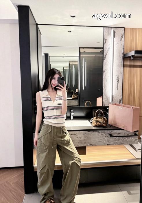 半袖TシャツMIUMIUスーパー コピー 安心綺麗！海外セレブ風! 最旬アイテム 在庫を確保_0_0