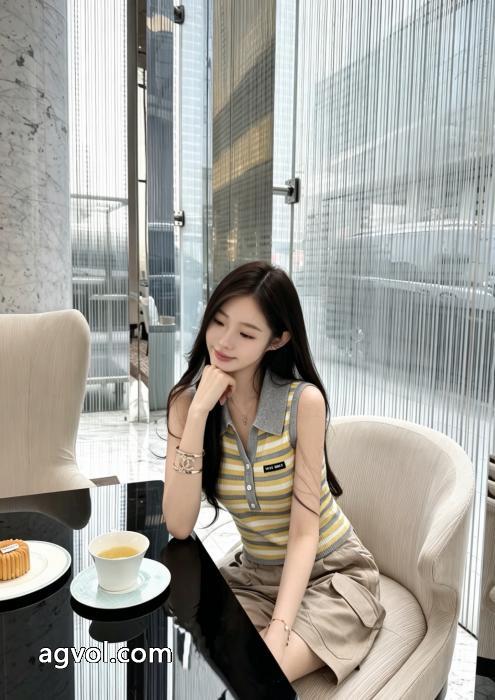 半袖TシャツMIUMIUスーパー コピー 安心綺麗！海外セレブ風! 最旬アイテム 在庫を確保_0_1