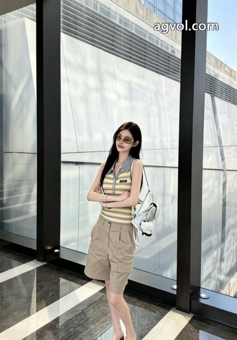 半袖TシャツMIUMIUスーパー コピー 安心綺麗！海外セレブ風! 最旬アイテム 在庫を確保_0_2