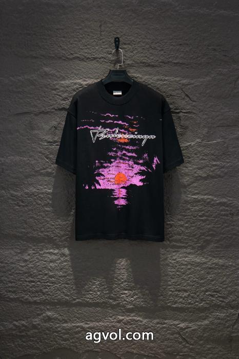 balenciaga半袖Tシャツ偽 ブランド 存在感のある 流行の注目ブランド 新作限定便利でめちゃ可愛_0_4