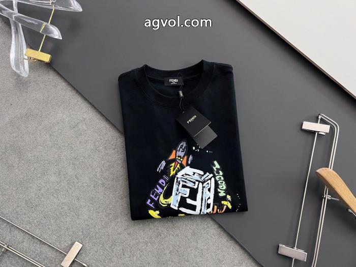 2026新作大注目 大注目 スタイルアップ見えなシンプル半袖TシャツFENDI偽 ブランド _0_0