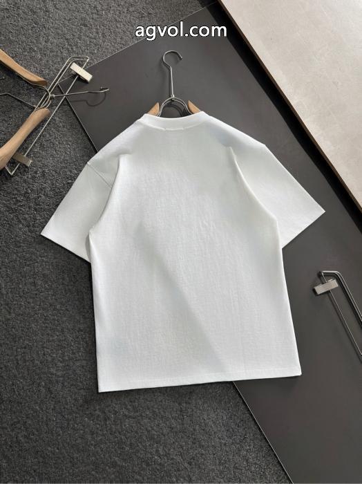 高品質な新品 サラサラの着心地 ついに登場スーパー コピー 安心 サイト半袖TシャツFENDI_0_1