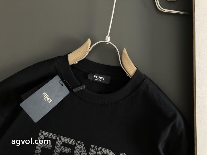 ブランド コピー 優良店FENDI半袖Tシャツ格安！     最新作期間限定セール 低単価で挑戦しやすく_0_0
