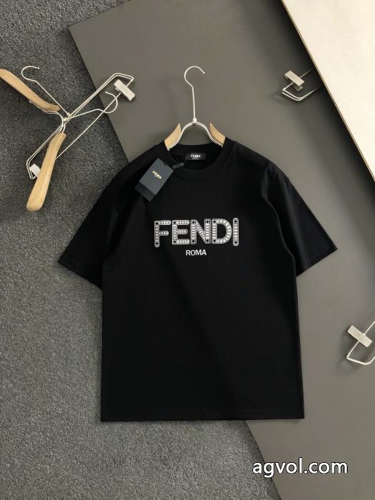 ブランド コピー 優良店FENDI半袖Tシャツ格安！     最新作期間限定セール 低単価で挑戦しやすく_0_3