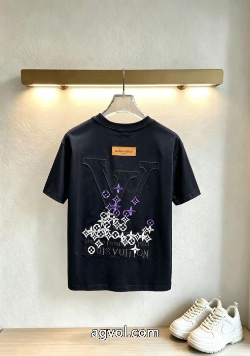 LOUIS VUITTON夏の最新ファッション 定番のモデル 特別感満載のデザインブランド スーパー コピー 通販半袖Tシャツ_0_1