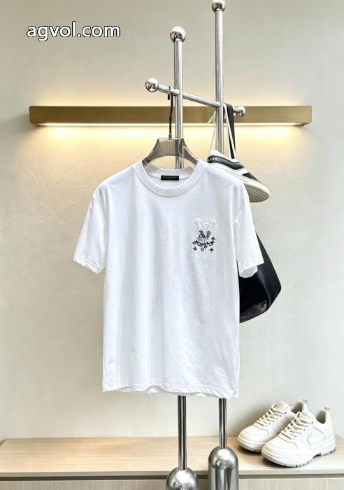 LOUIS VUITTON夏の最新ファッション 定番のモデル 特別感満載のデザインブランド スーパー コピー 通販半袖Tシャツ_0_4