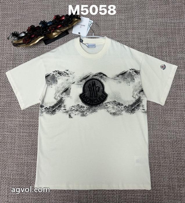 半袖Tシャツ最前線に注目 様々なシーンに セールで嬉しい入荷MONCLERコピー 商品 通販_0_0