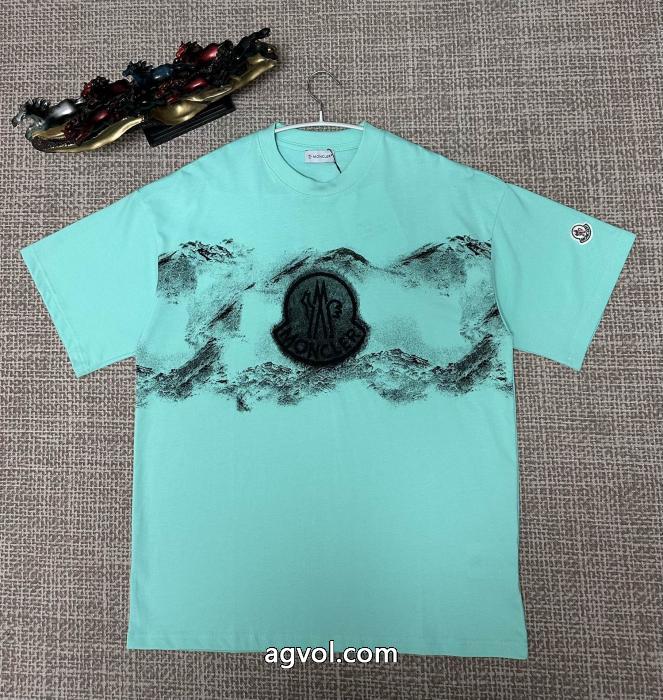 半袖Tシャツ最前線に注目 様々なシーンに セールで嬉しい入荷MONCLERコピー 商品 通販_0_3