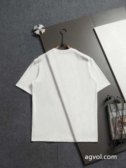完売間近 海外販売開始 2026年トレンドNO1半袖Tシャツ偽 ブランド MONCLER_0_2