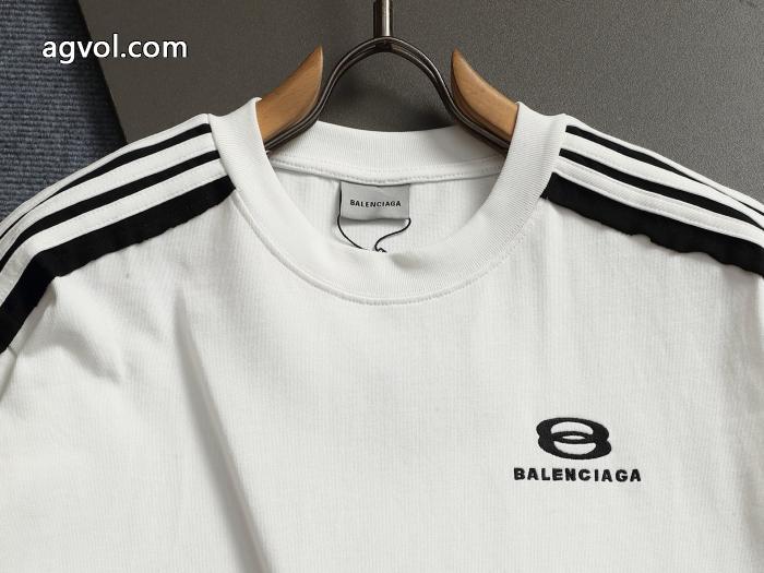 ブランド スーパー コピー 通販数量限定 限定特価 足下注目してくれるbalenciaga半袖Tシャツ_0_3