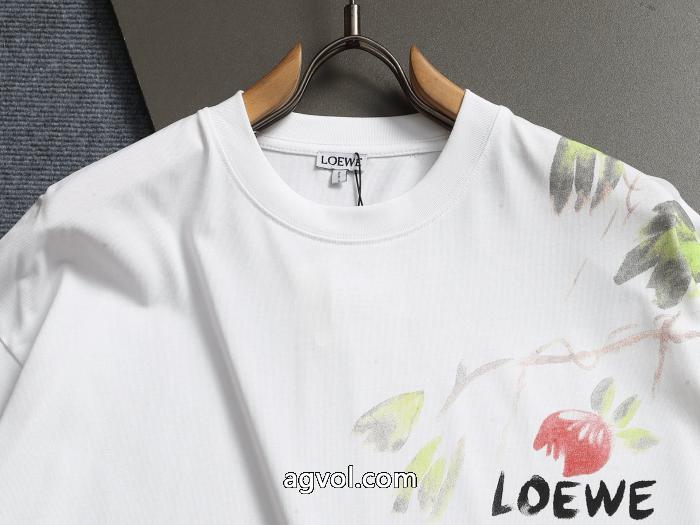 LOEWEお得な激安セール価格 爆発的人気 新作数量限定セール半袖Tシャツ偽 ブランド 購入_0_3