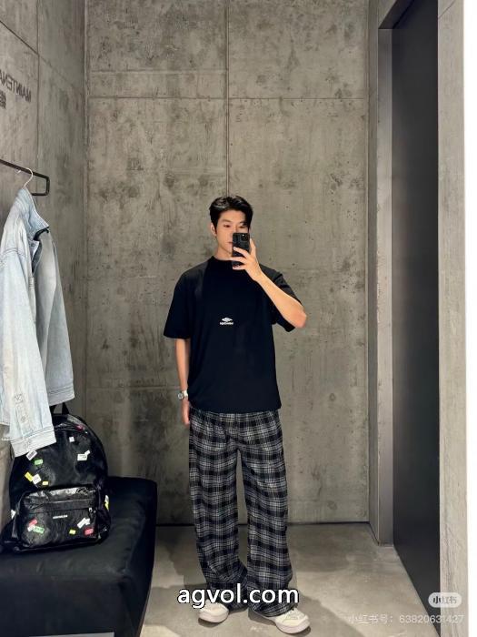 着心地抜群 ヒットした価格販売 人気商品登場balenciaga半袖Tシャツ偽物 ブランド ショップ_0_3