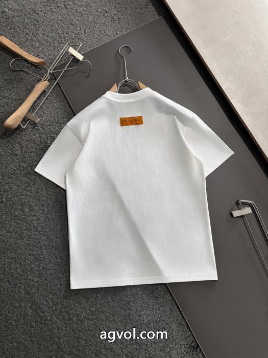 LOUIS VUITTON半袖Tシャツ高い機能性 在庫手元にあり即発セール必需品 価格帯が魅力的ブランド アクセサリー 激安_0_0