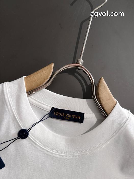 LOUIS VUITTON半袖Tシャツ高い機能性 在庫手元にあり即発セール必需品 価格帯が魅力的ブランド アクセサリー 激安_0_2