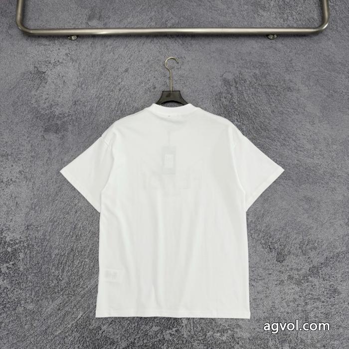 半袖Tシャツブランド コピー 着払いFENDIセレブ愛用 最新入荷 新作コレクション_0_0