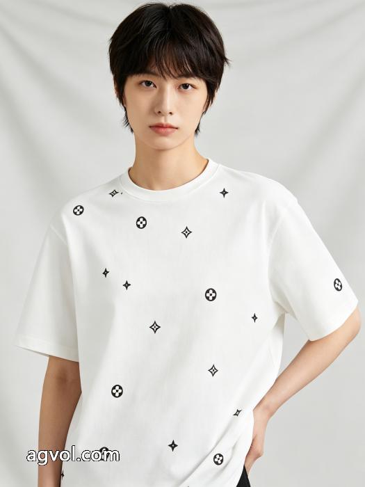 LOUIS VUITTONブランド コピー 品半袖Tシャツ最新作防热性 高級感が好評です 高級感溢れるデザイン_0_4