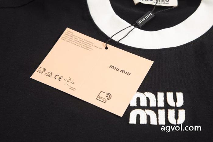 半袖TシャツMIUMIUブランド コピー 専門店機能性抜群 すぐお届け　2026新作 数量限定在庫限り_0_0