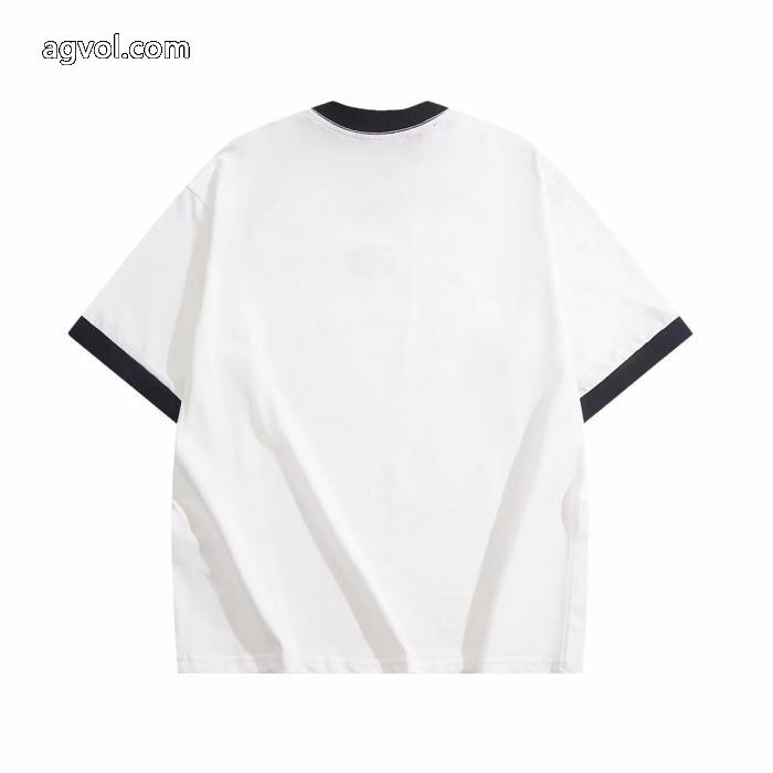 半袖TシャツMIUMIUブランド コピー 専門店機能性抜群 すぐお届け　2026新作 数量限定在庫限り_0_3