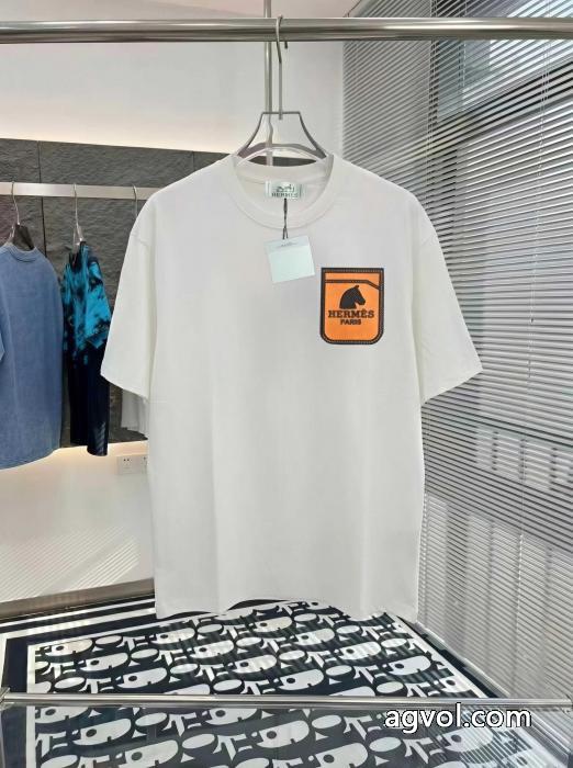 話題のブランド 2026限定新作 モードな雰囲気HERMES半袖Tシャツコピー 品 販売_0_2