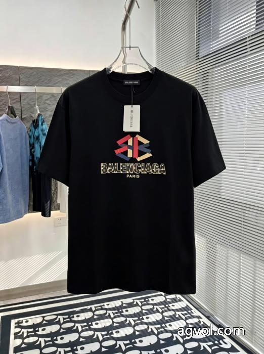 最安値 可愛いデザイン 最高に人気商品!balenciaga半袖Tシャツブランド コピー 着払い_0_3