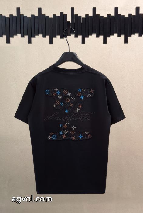 半袖Tシャツお洒落に魅せる 好印象をゲット 流行シンボルLOUIS VUITTONブランド 偽物_0_3