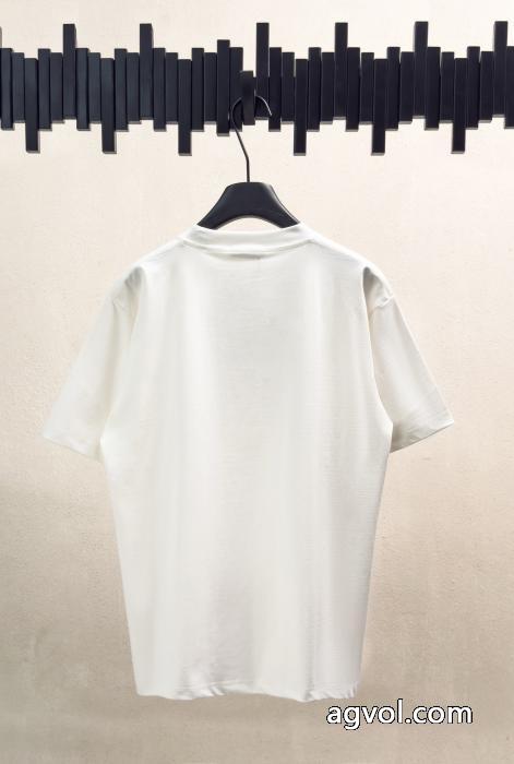 新作セール価格で 人気定番セール 優秀なアイテムブランド コピー 販売 店LOUIS VUITTON半袖Tシャツ_0_2