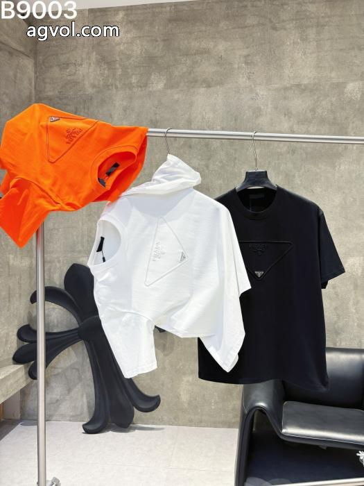 ブランド コピー 激安プラダ海外先行発売！ 欲しい可愛く新鮮 2026年ホリデー新作半袖Tシャツ_0_3