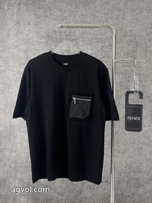 唯一無二の存在 日本即完売予想 お気に入りの上品スーパー コピー 通販FENDI半袖Tシャツ_0_3