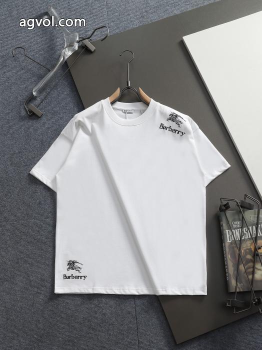 半袖TシャツBURBERRYお洒落 著名人の着用 有名人の愛用品ブランド スニーカー 激安_0_0