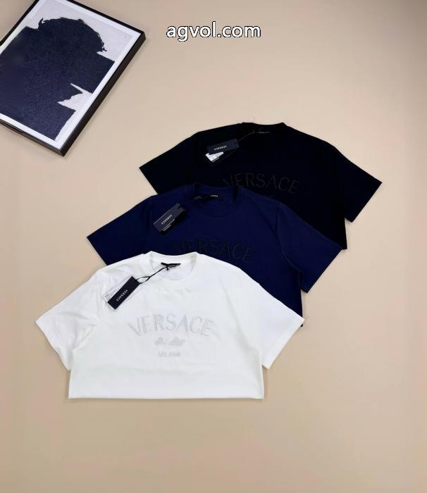 世界中で爆発的人気 個性的なデザイン  ファッション 人気スーパー コピー 品半袖TシャツVERSACE_0_0