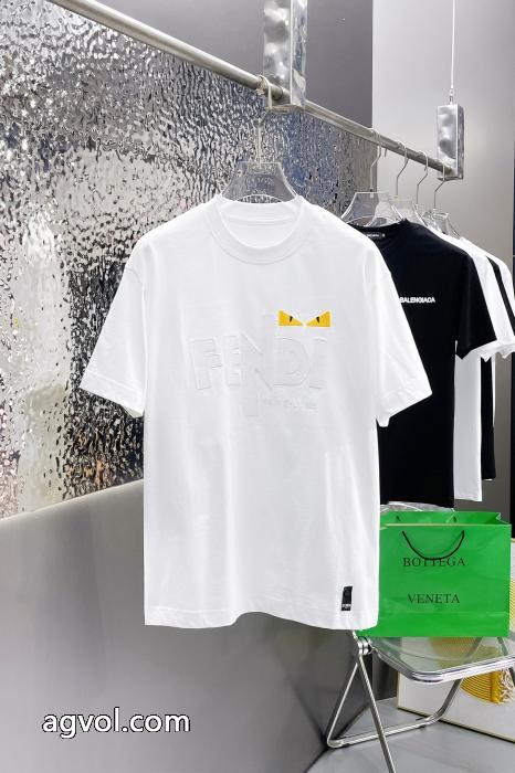魅力ファッション 着心地抜群！ 2026FENDI半袖Tシャツスーパー コピー 販売_0_2
