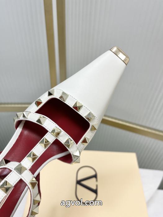 予約完売品 海外限定 スタイリッシュなデザインブーツヴァレンティノブランド 偽物 激安.._0_4