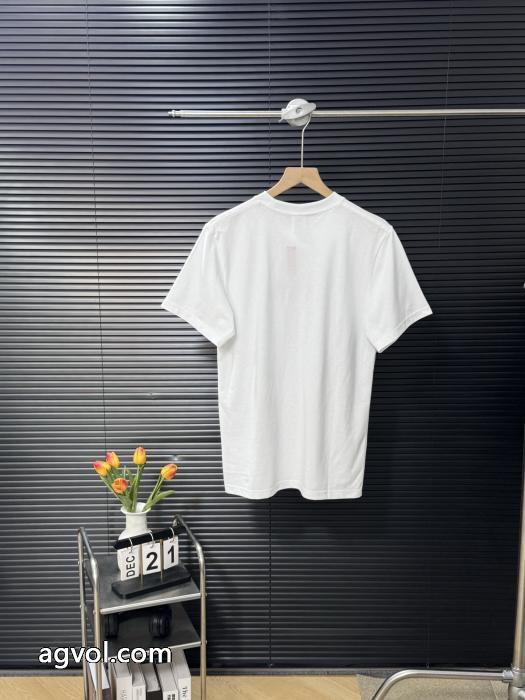SUPREME半袖Tシャツ高品質素材で作られる 人気ブランドランキング トレンド感満載スーパー コピー 品_0_1