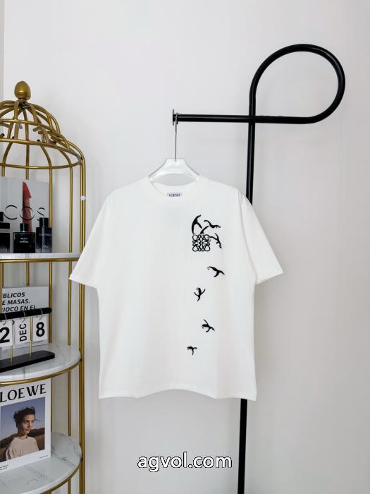 VIP価格　海外発 単品販売 高品質 人気半袖TシャツLOEWEブランド 品 スーパー コピー_0_3