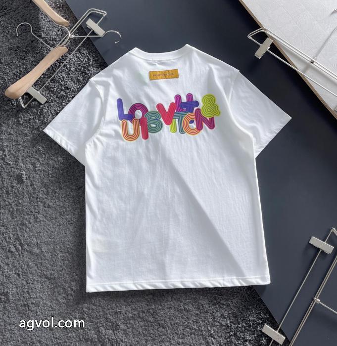 LOUIS VUITTON個性派 2026人気新色が登場 使い勝手のよさが魅力半袖Tシャツブランド フェイク_0_1