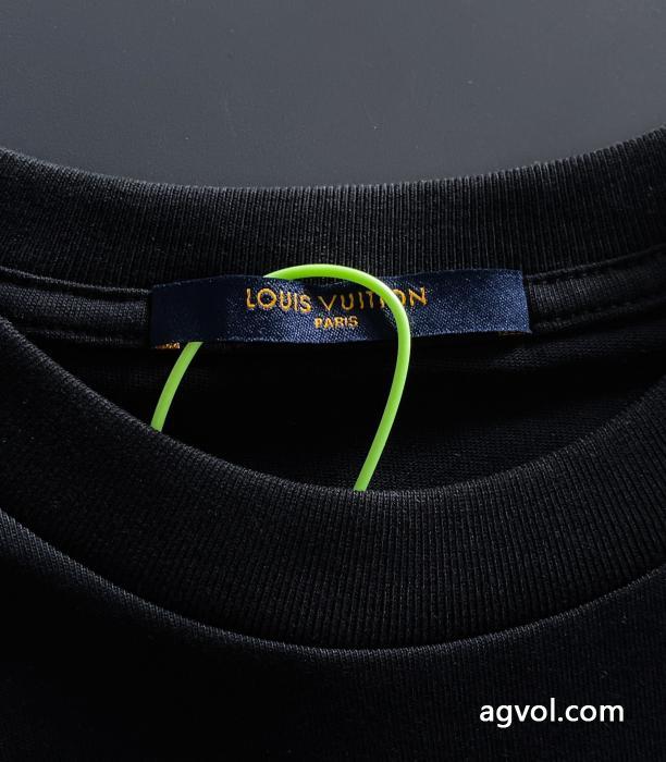 LOUIS VUITTON個性派 2026人気新色が登場 使い勝手のよさが魅力半袖Tシャツブランド フェイク_0_3