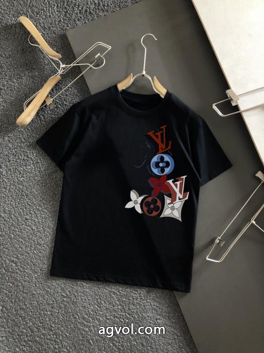 大人気希少！ 爆発的な人気 大人感漂う2026新作ブランド 偽物 激安LOUIS VUITTON半袖Tシャツ_0_3