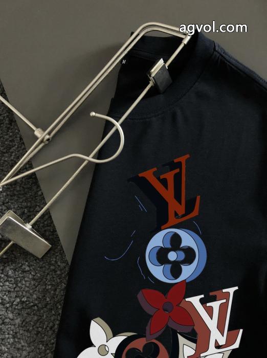 大人気希少！ 爆発的な人気 大人感漂う2026新作ブランド 偽物 激安LOUIS VUITTON半袖Tシャツ_0_4