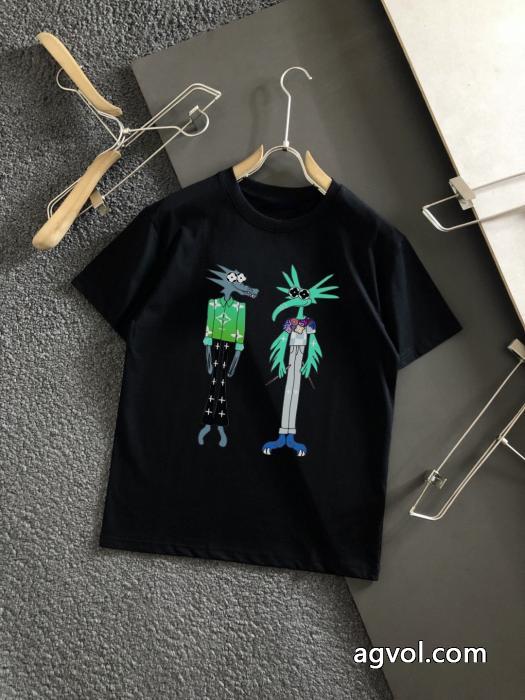 偽 ブランド 販売LOUIS VUITTON雑誌掲載のアイテム 海外直送 2026超人気の最新作半袖Tシャツ_0_1