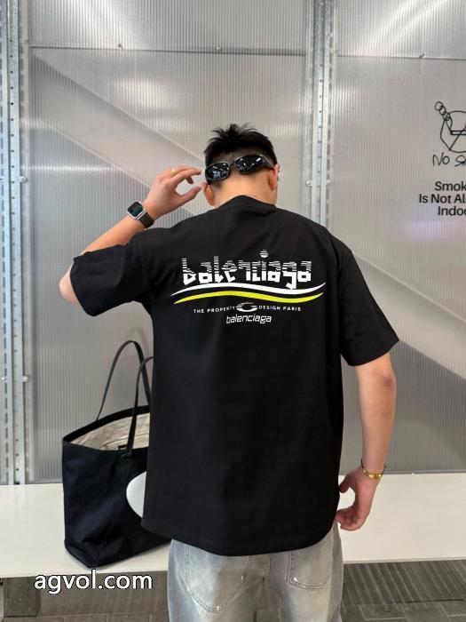 フェミニンな雰囲気 今年の流行りファション 不思議格安セール半袖Tシャツbalenciagaコピー ブランド 優良_0_1