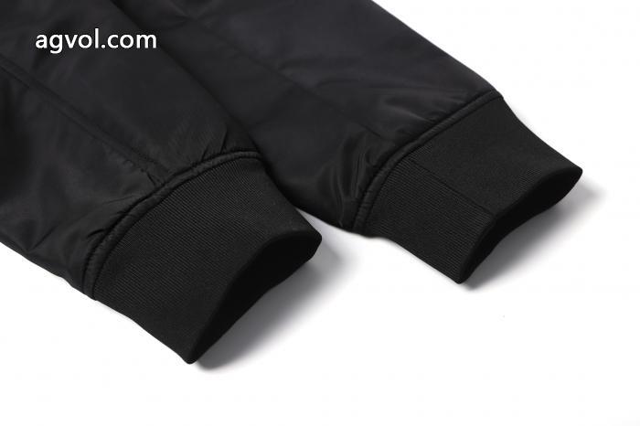 VERSACEセールで破格 お手頃価格で人気商品 一味違うデザイン通販 ブランドジャケット_0_3