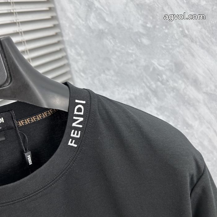 ブランド 通販半袖TシャツFENDI定番人気　薄手柔らか 人気の高い 国内配送_0_1