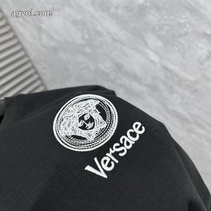 新色登場 注目新ブランド 上品上質ブランド コピー ショップ半袖TシャツVERSACE_0_0