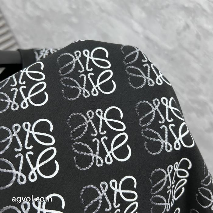 ブランド コピーLOEWEモードな逸品 即発送最新作！ 快適な着心地半袖Tシャツ_0_3