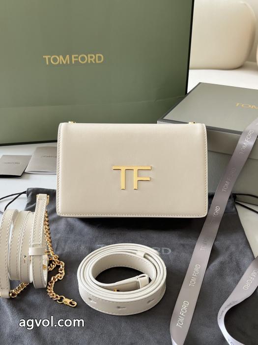トムフォード使い勝手のよさが魅力 26ss 異素材 最新のアイテムバッグコピー ブランド._0_1