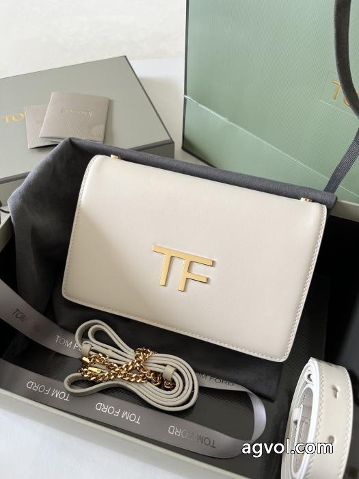 トムフォード使い勝手のよさが魅力 26ss 異素材 最新のアイテムバッグコピー ブランド._0_2