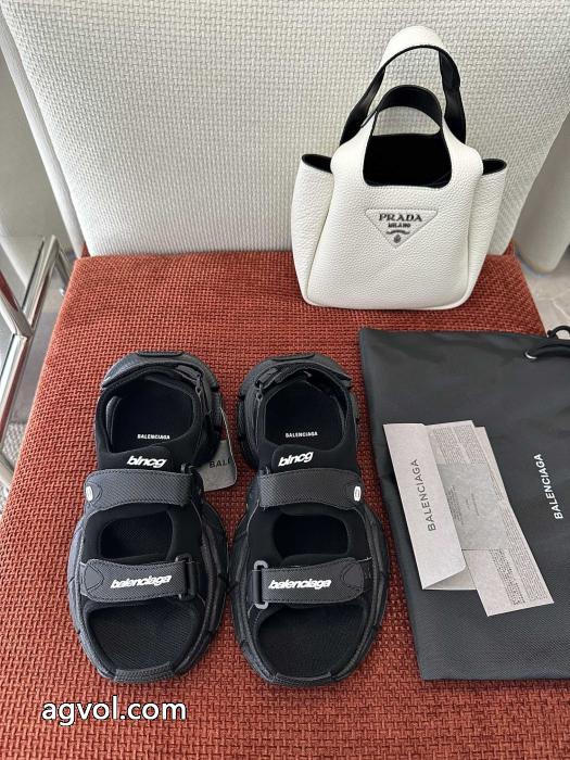 balenciagaサンダルスーパー コピー 通販新作限定大人で素敵 品質保証高品質 期間限定SALE._0_0