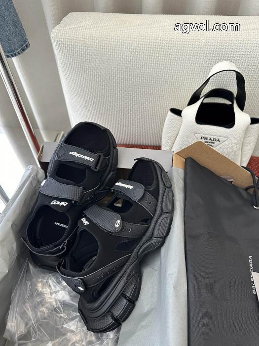 balenciagaサンダルスーパー コピー 通販新作限定大人で素敵 品質保証高品質 期間限定SALE._0_1